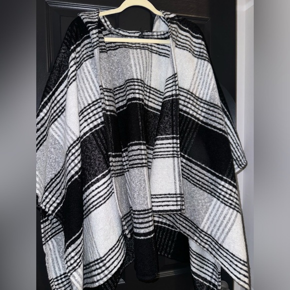 Express black/grey/white plaid poncho - OS - Picture 2 of 6